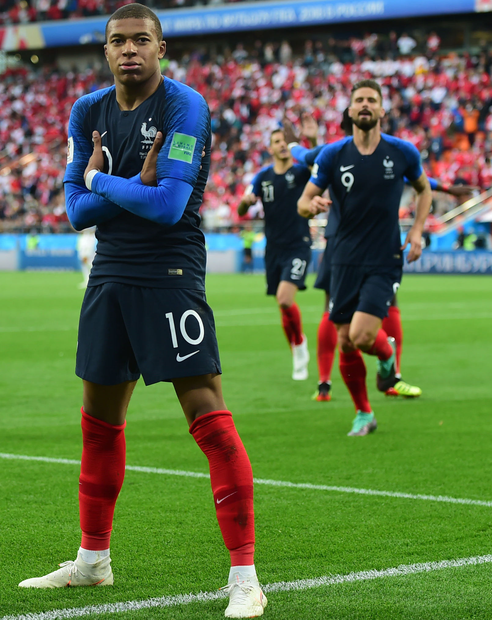 借出色的团 借出色的团