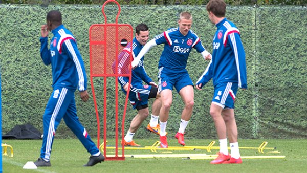 透露姓名的 透露姓名的