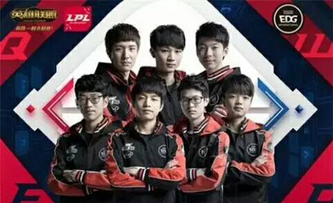 经受严峻考 经受严峻考