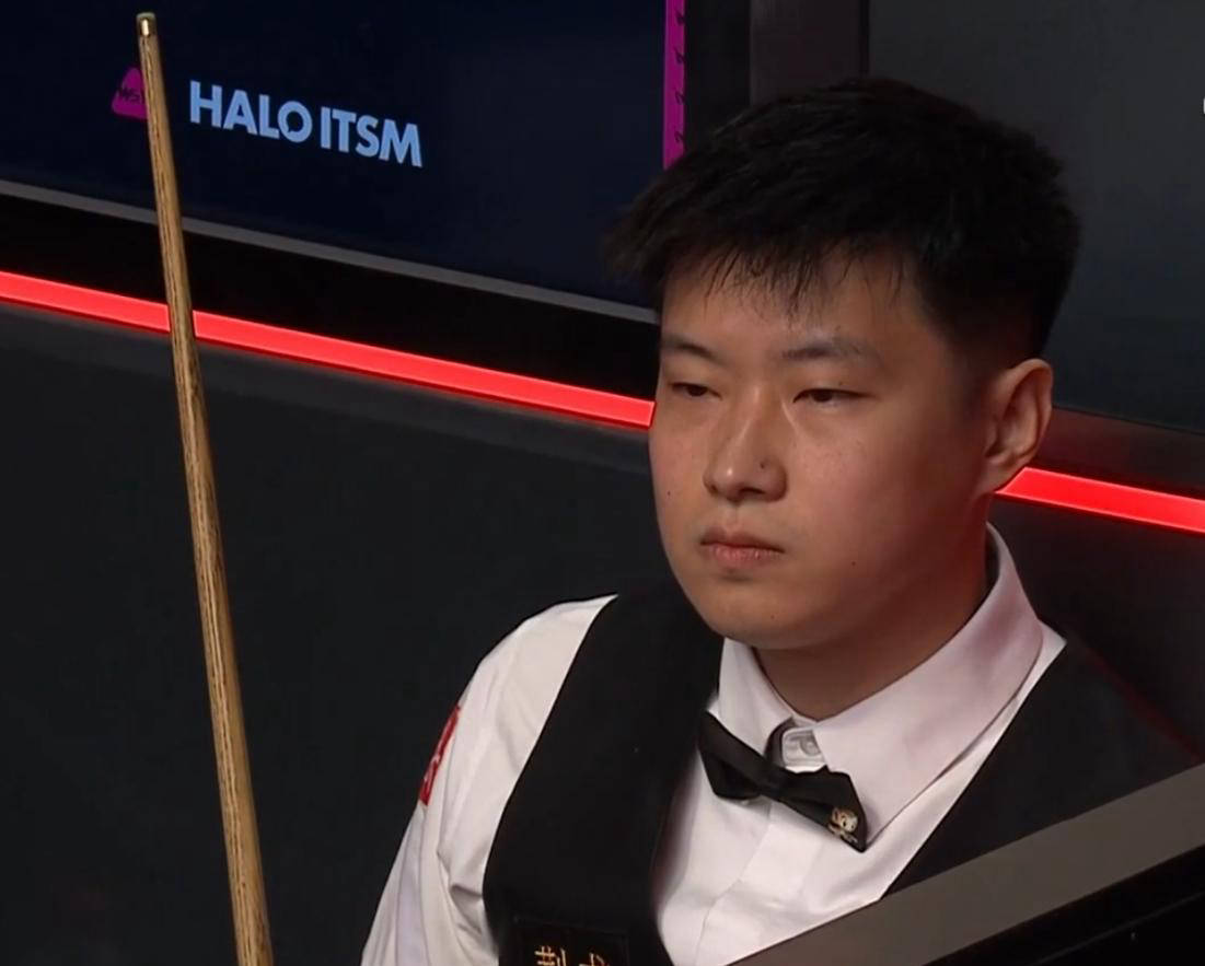 在俱乐部接 在俱乐部接