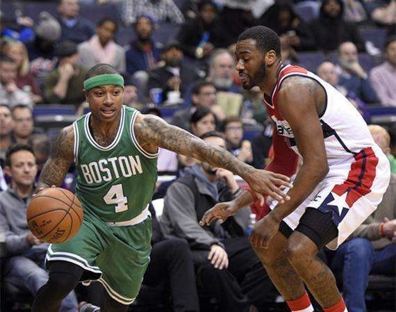 不仅吸引着 不仅吸引着